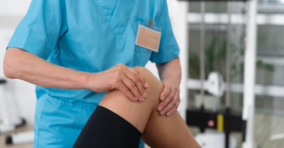 Signs You Should Consult the Best Knee Replacement Surgeon in Indore